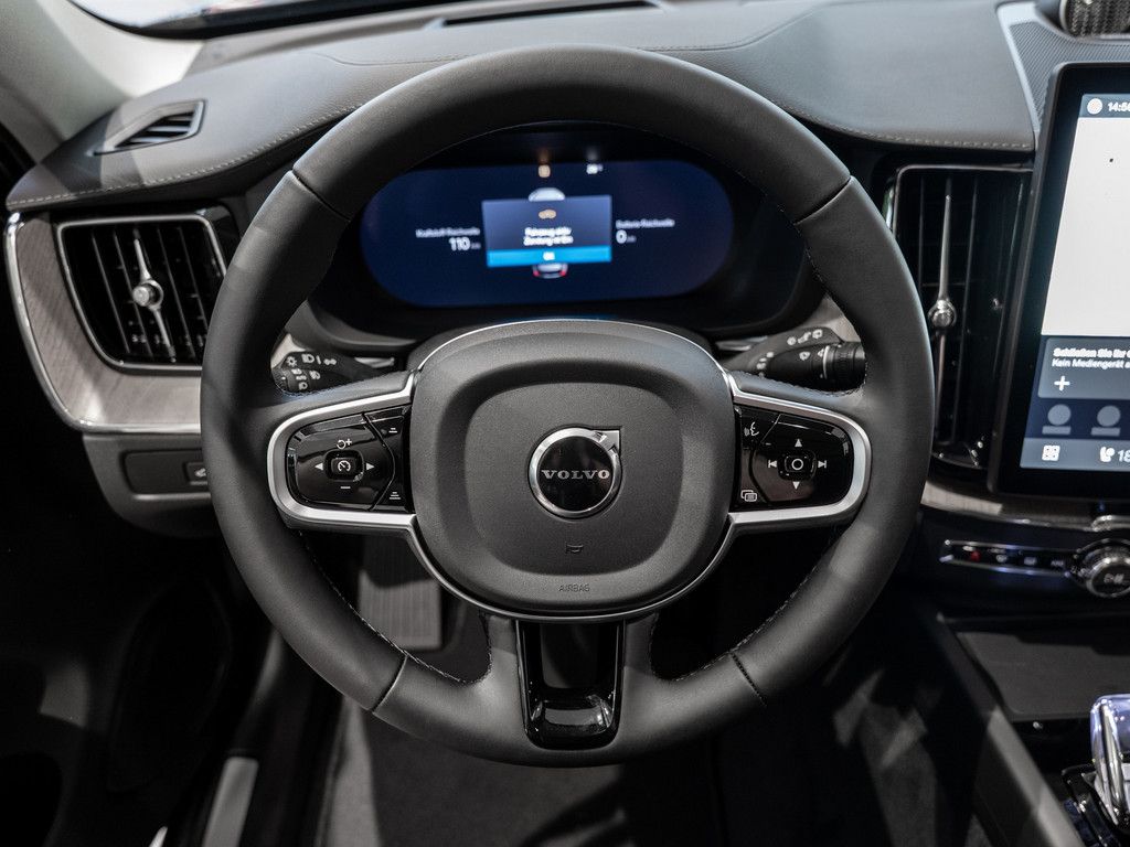 Volvo XC60 2025