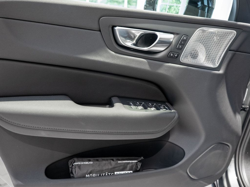 Volvo XC60 2025