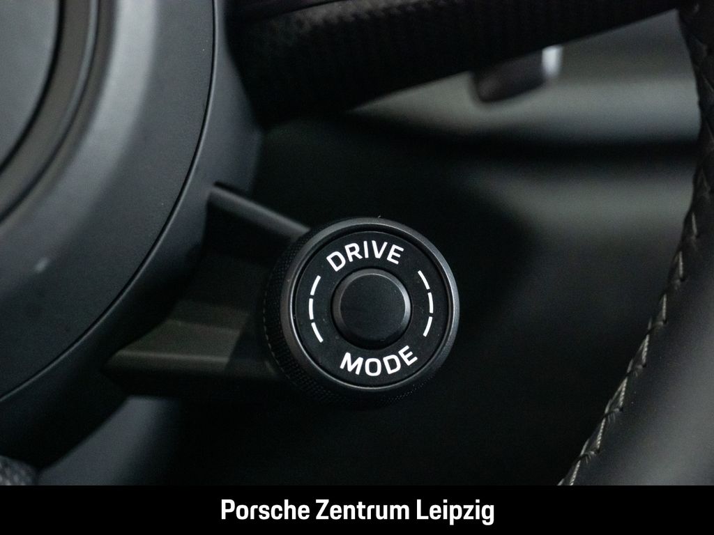 Porsche 992 2023