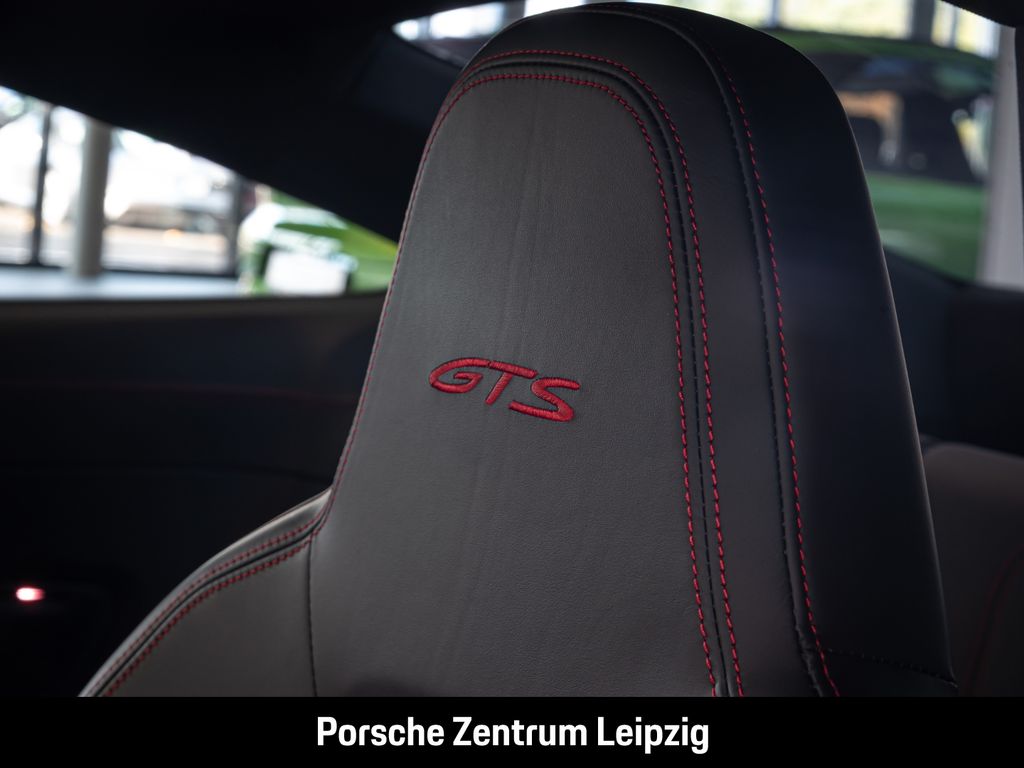 Porsche 992 2023