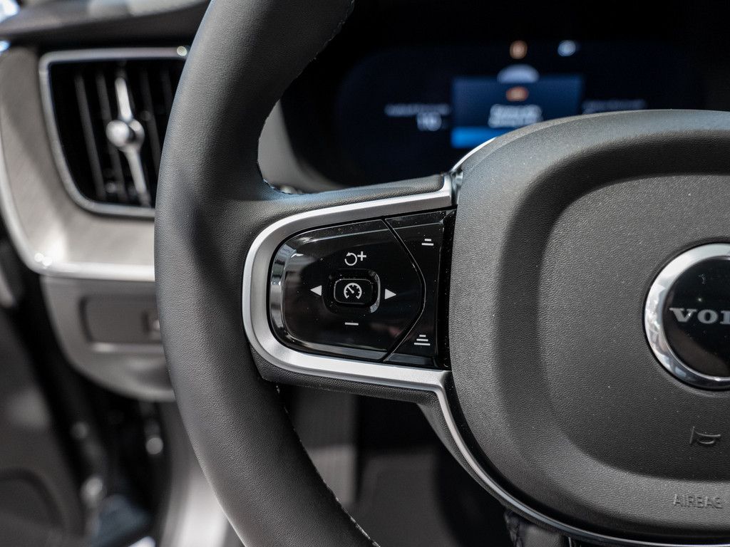 Volvo XC60 2025
