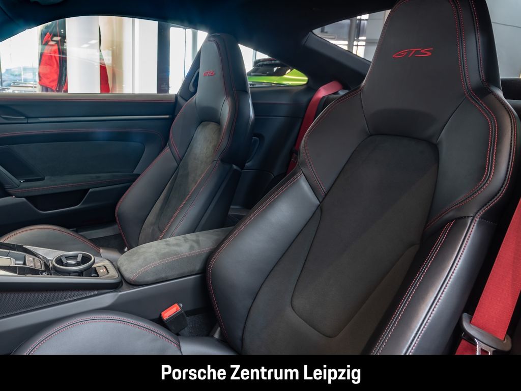 Porsche 992 2023