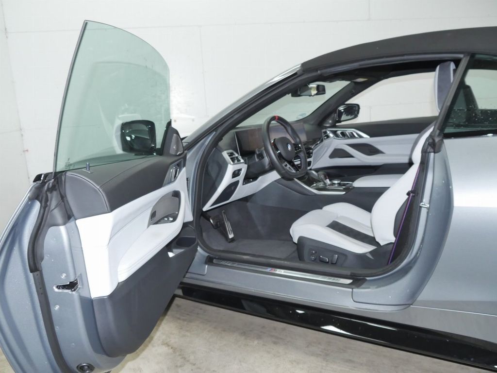 BMW M4 2025