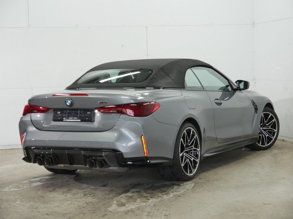 BMW M4 2025