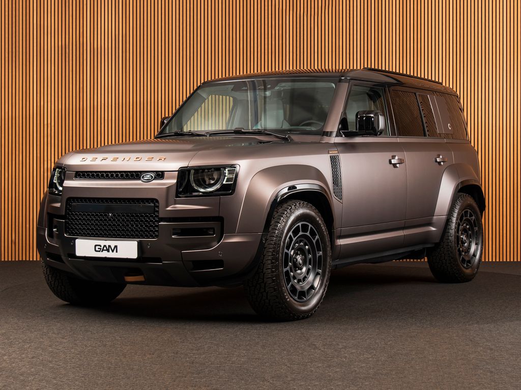 Land Rover Defender 2025