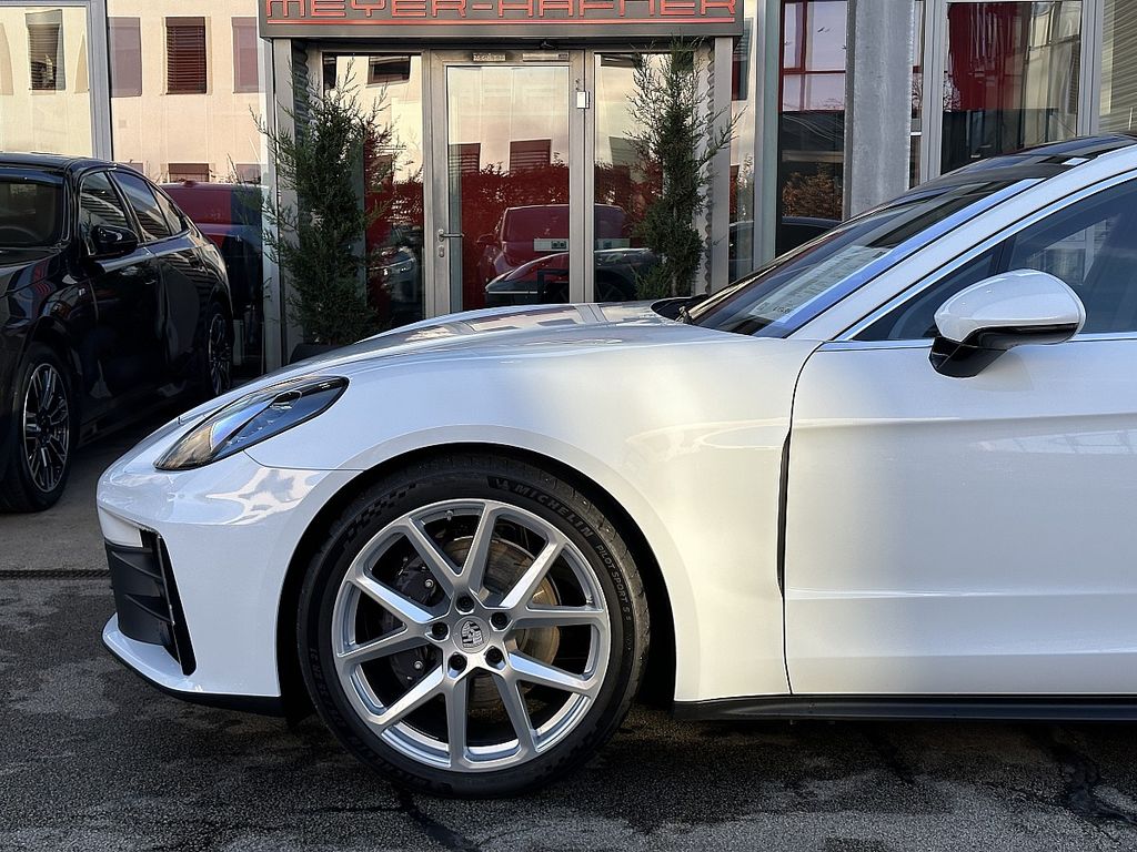 Porsche Panamera 2025