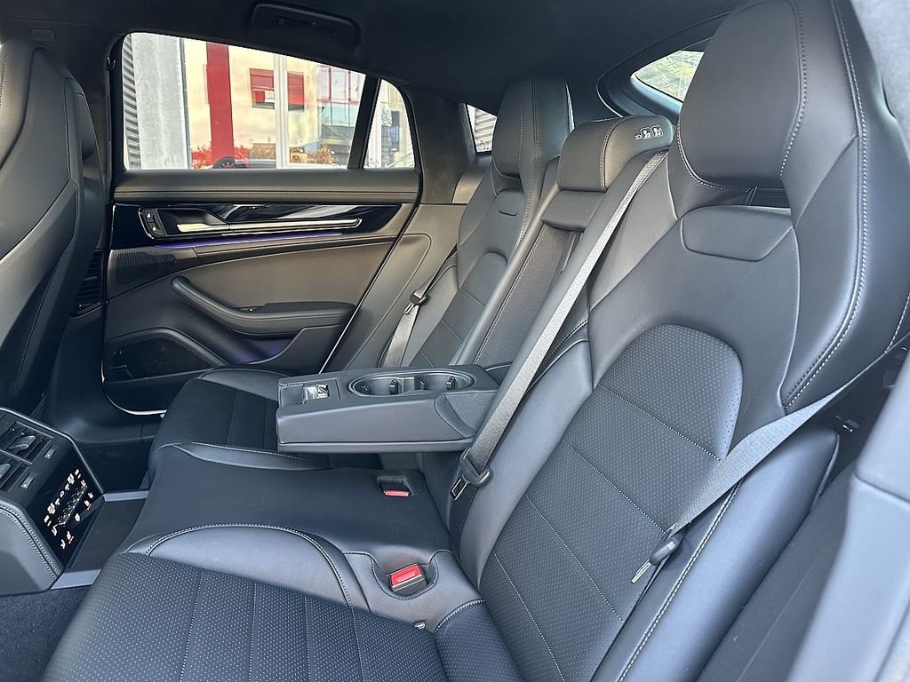 Porsche Panamera 2025
