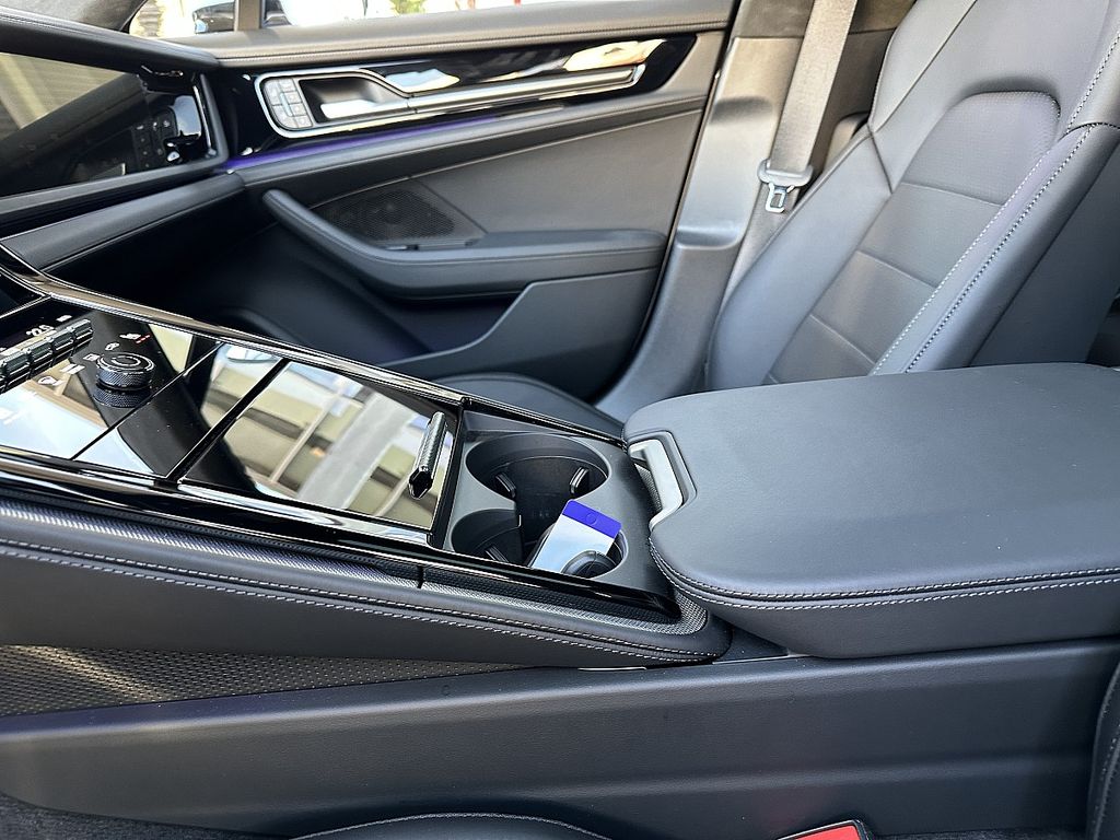 Porsche Panamera 2025