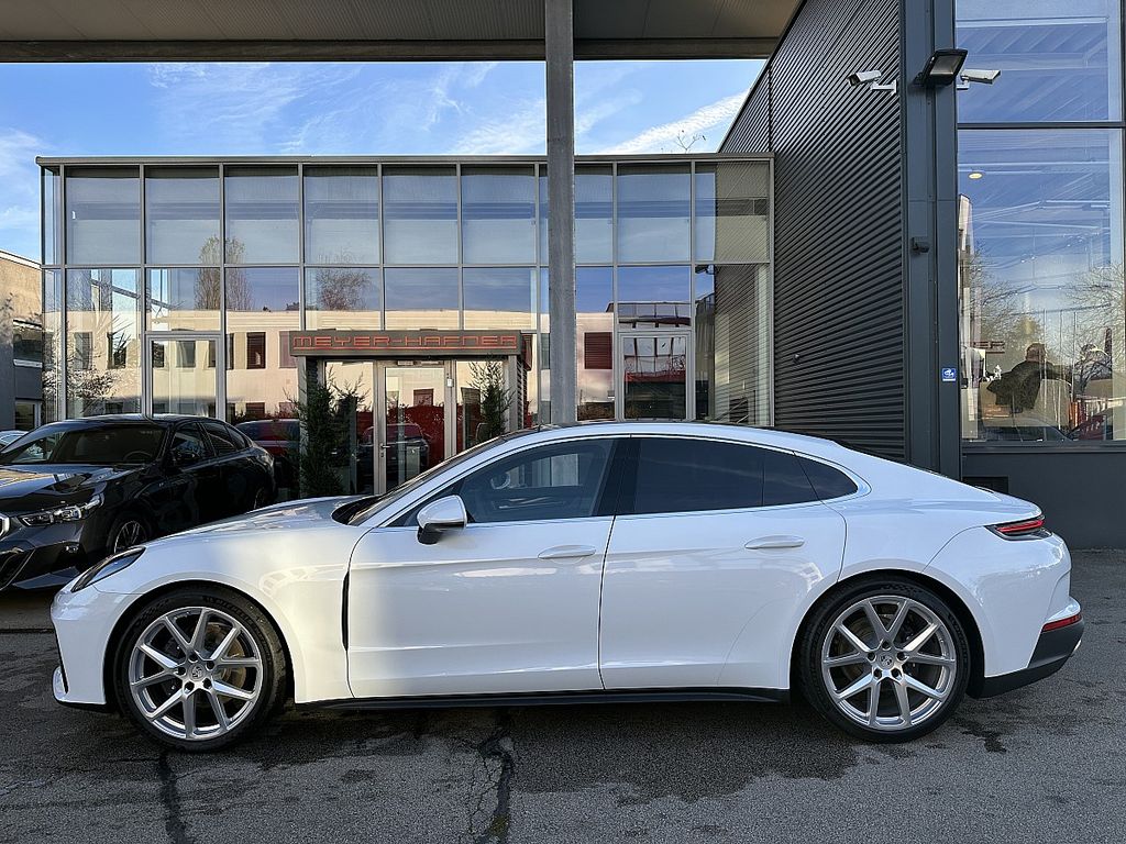 Porsche Panamera 2025