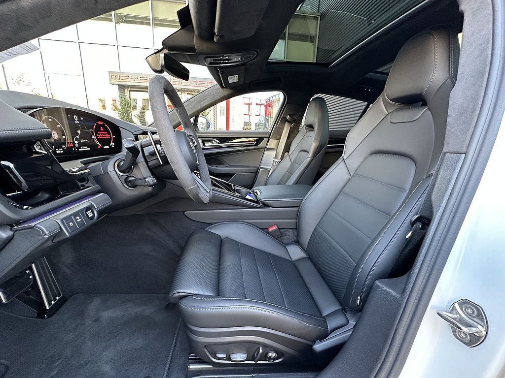 Porsche Panamera 2025