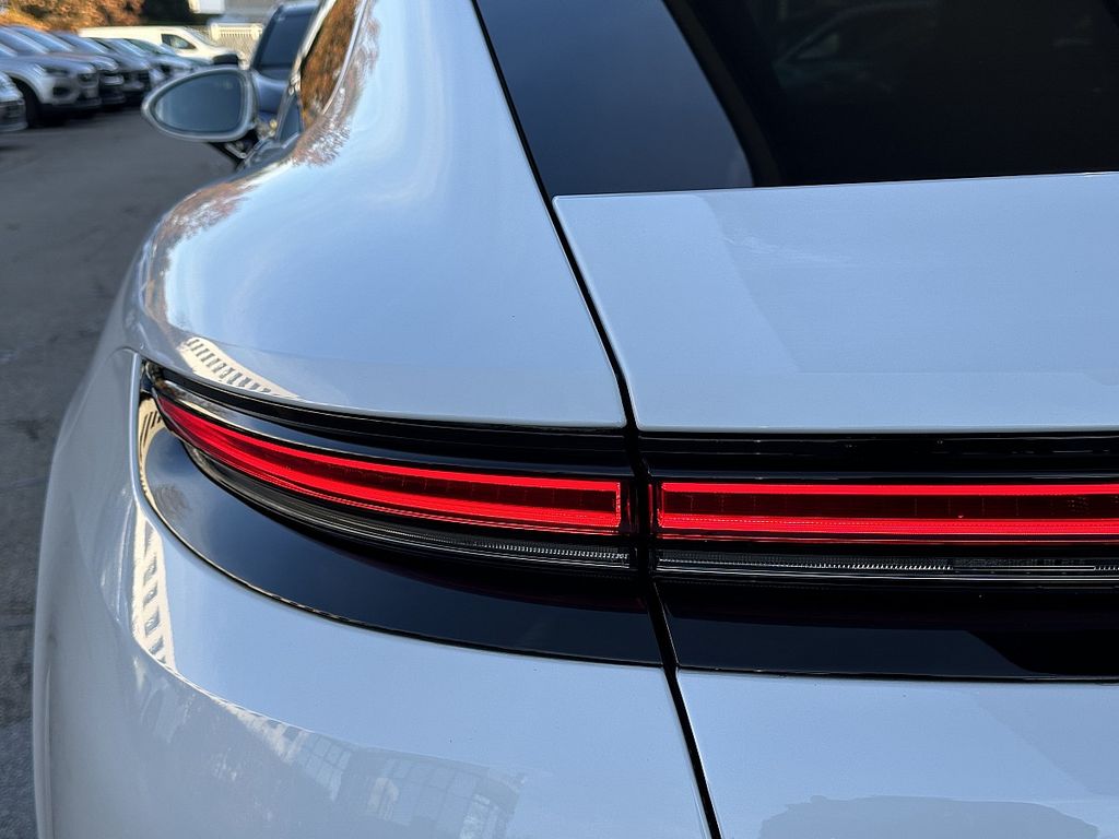 Porsche Panamera 2025