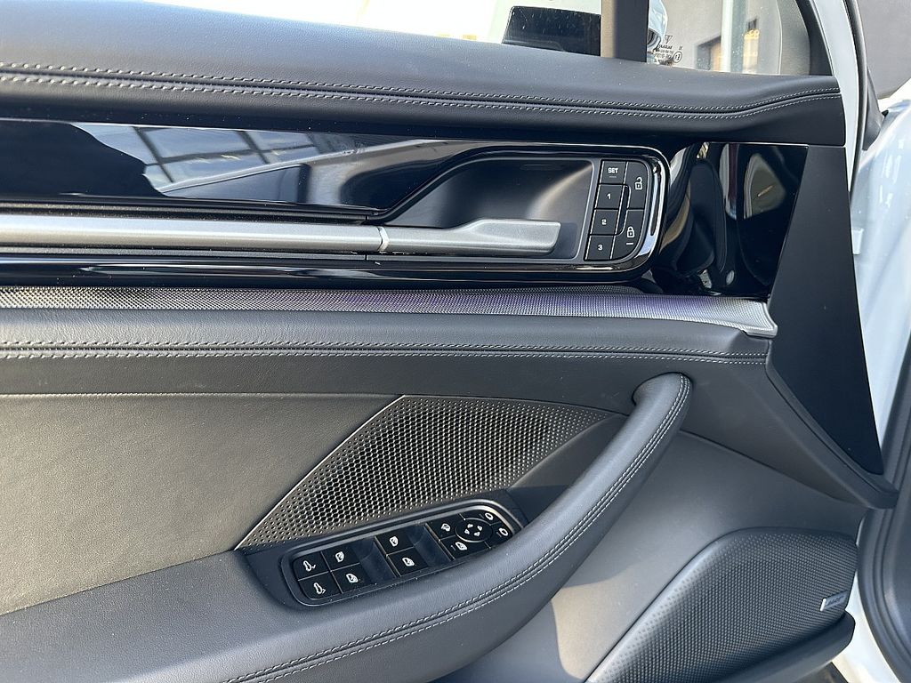 Porsche Panamera 2025