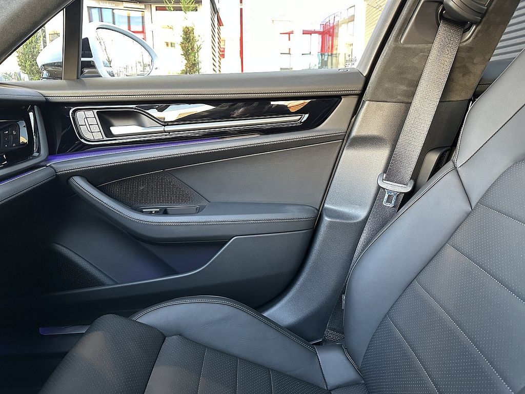 Porsche Panamera 2025