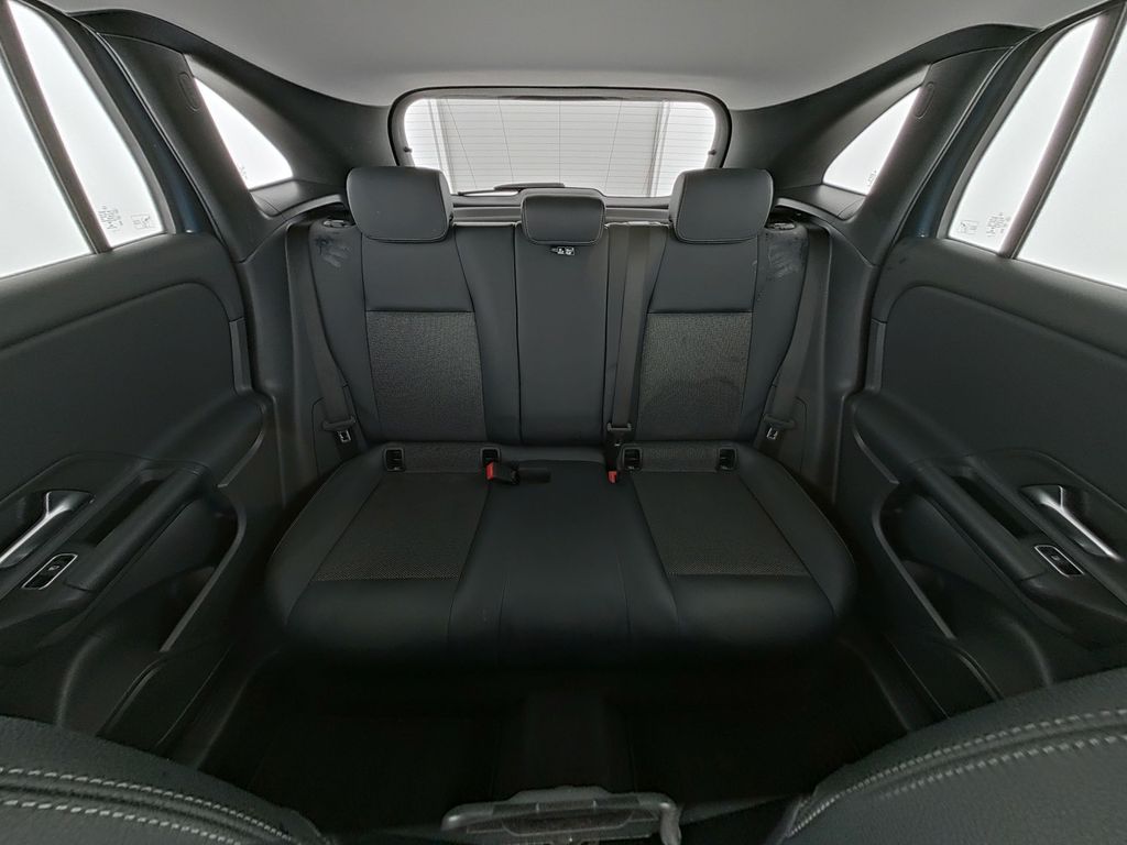 Mercedes-Benz GLA 180 2022