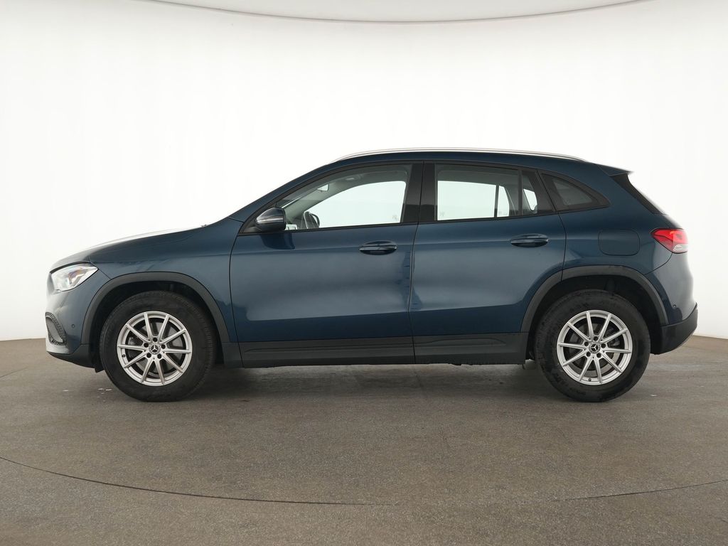 Mercedes-Benz GLA 180 2022