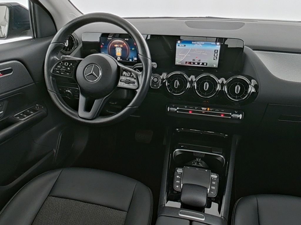 Mercedes-Benz GLA 180 2022