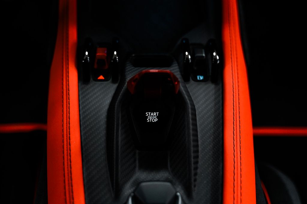 Lamborghini Revuelto 2025