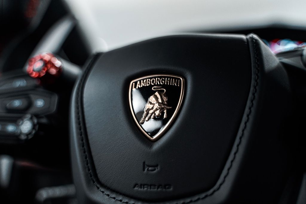 Lamborghini Revuelto 2025