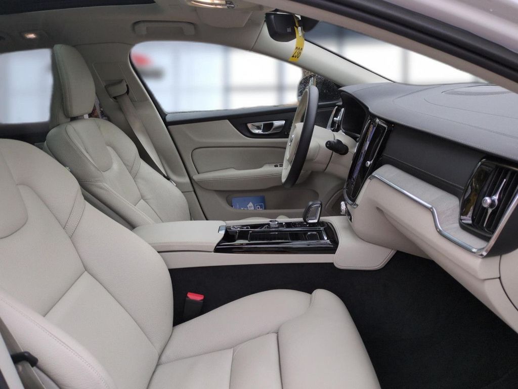 Volvo V60 2022