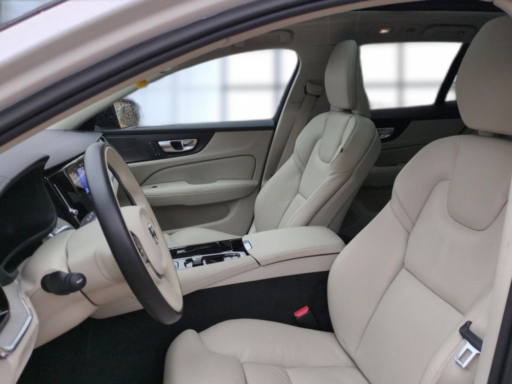 Volvo V60 2022