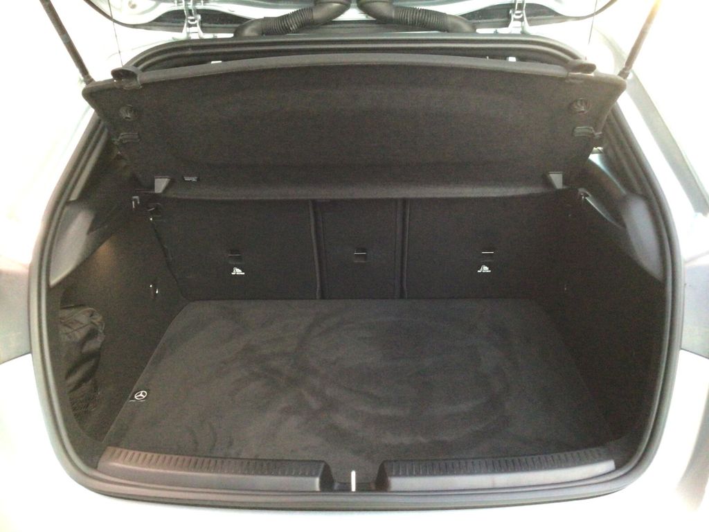 Mercedes-Benz A 200 2024