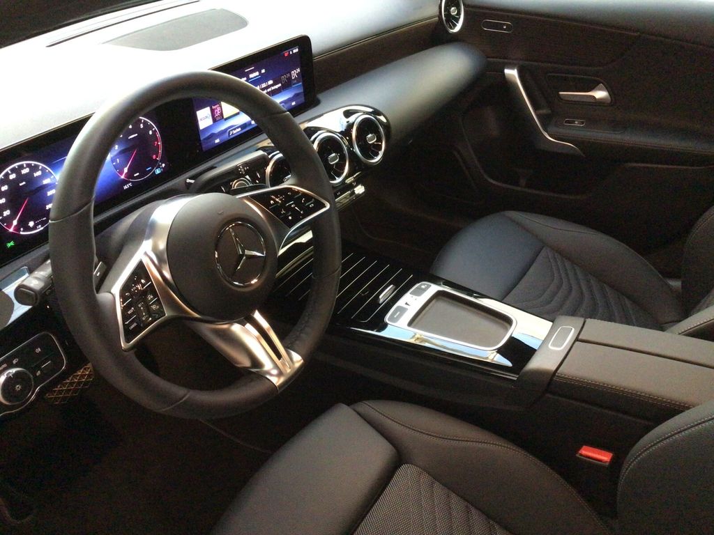 Mercedes-Benz A 200 2024