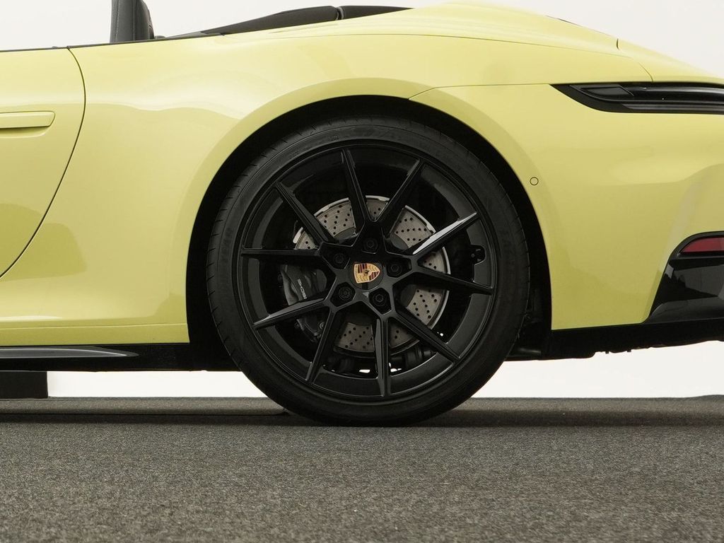 Porsche 992 2025