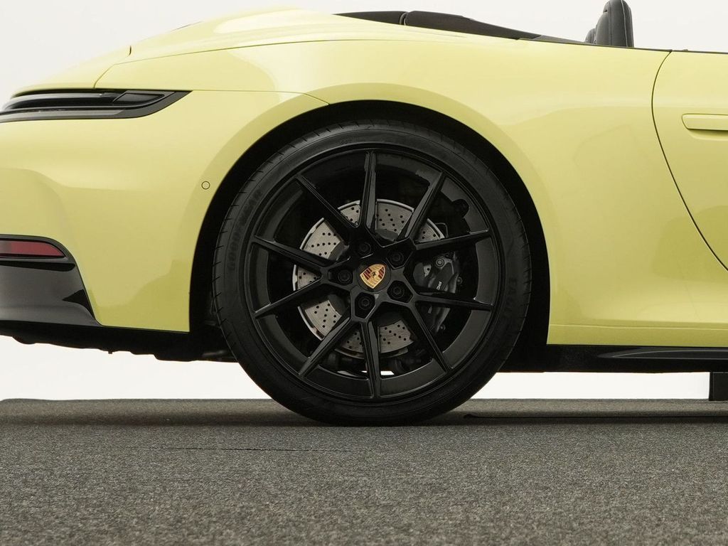 Porsche 992 2025