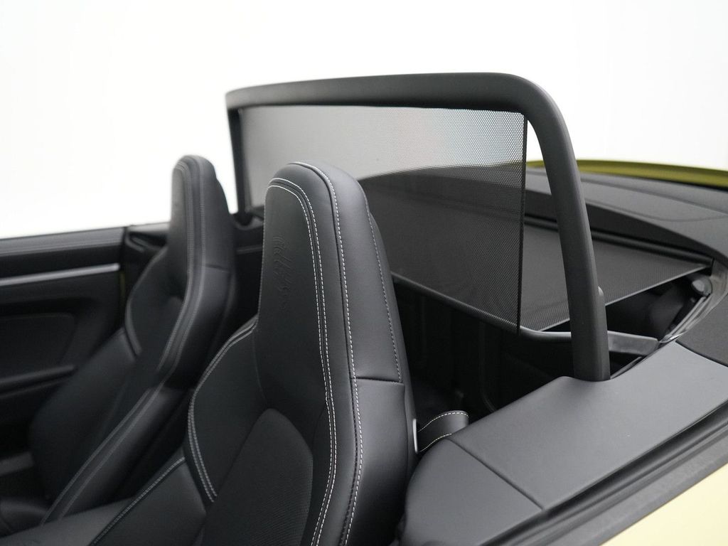 Porsche 992 2025