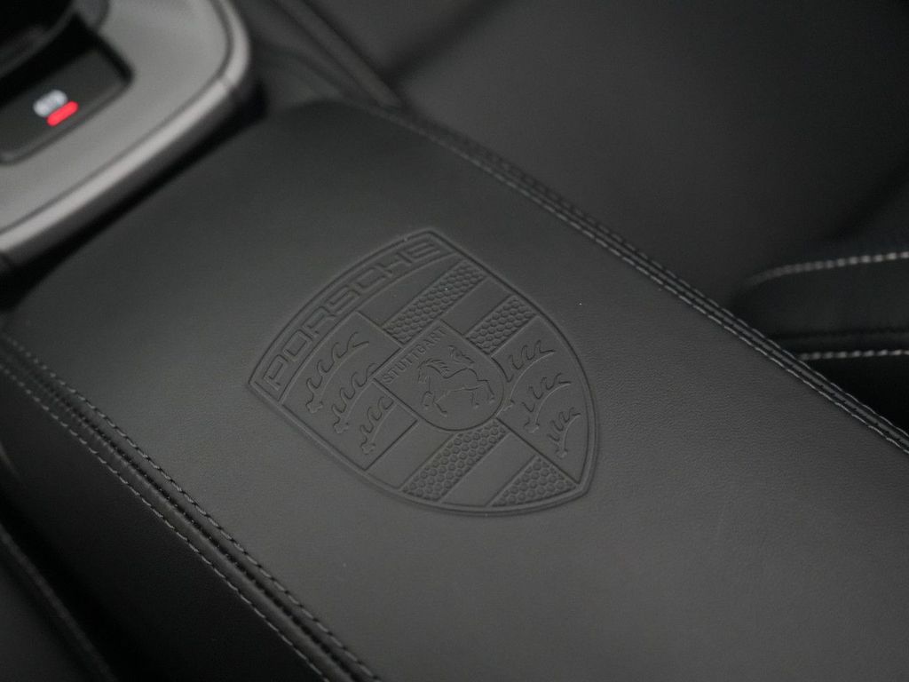Porsche 992 2025