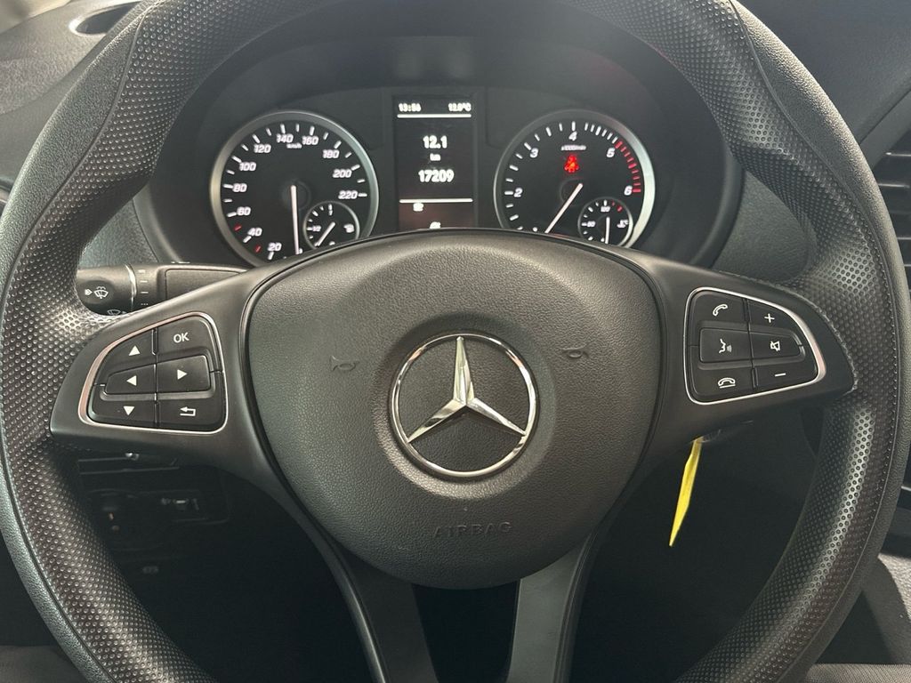 Mercedes-Benz 2022
