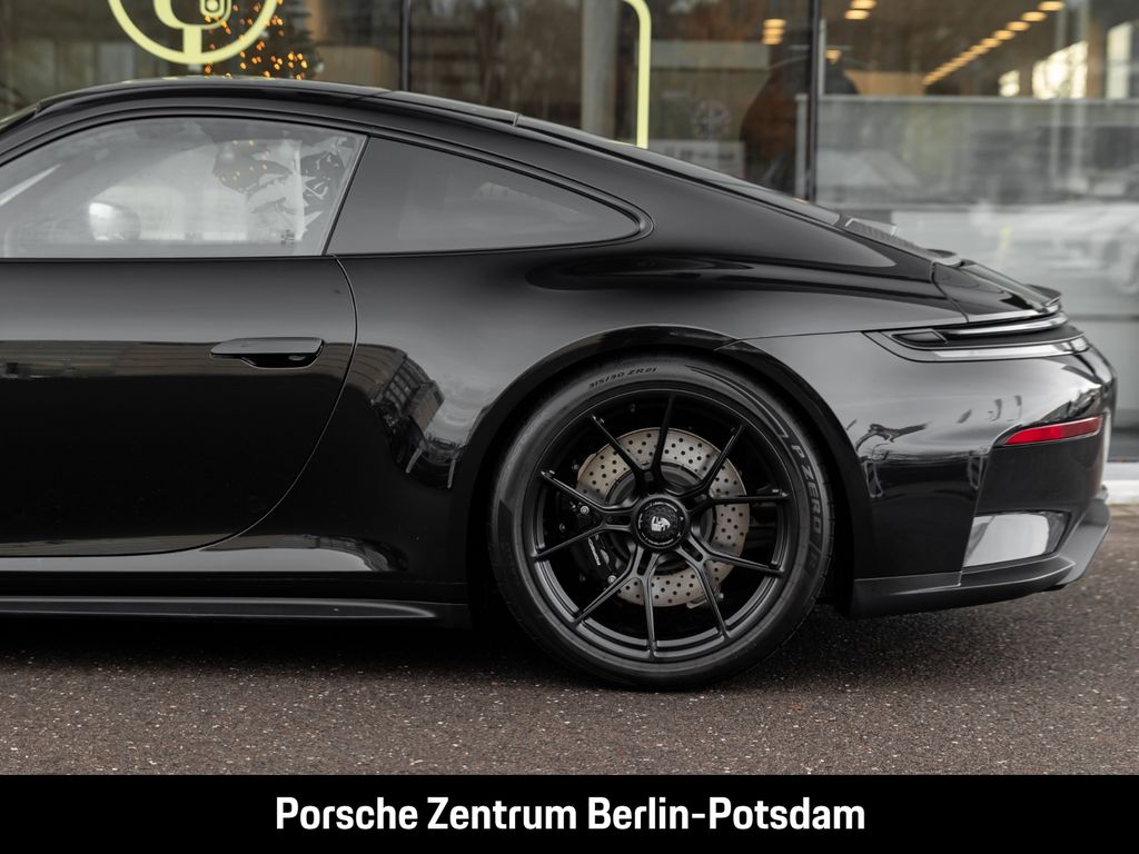 Porsche 992 2025