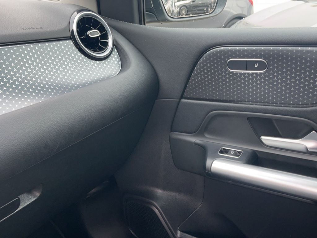 Mercedes-Benz B 250 2024