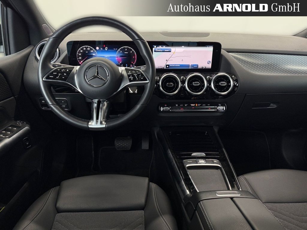 Mercedes-Benz B 200 2024