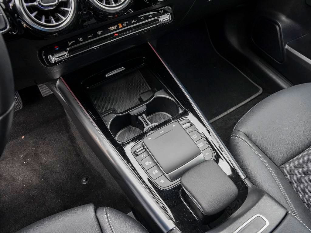 Mercedes-Benz EQA 2023