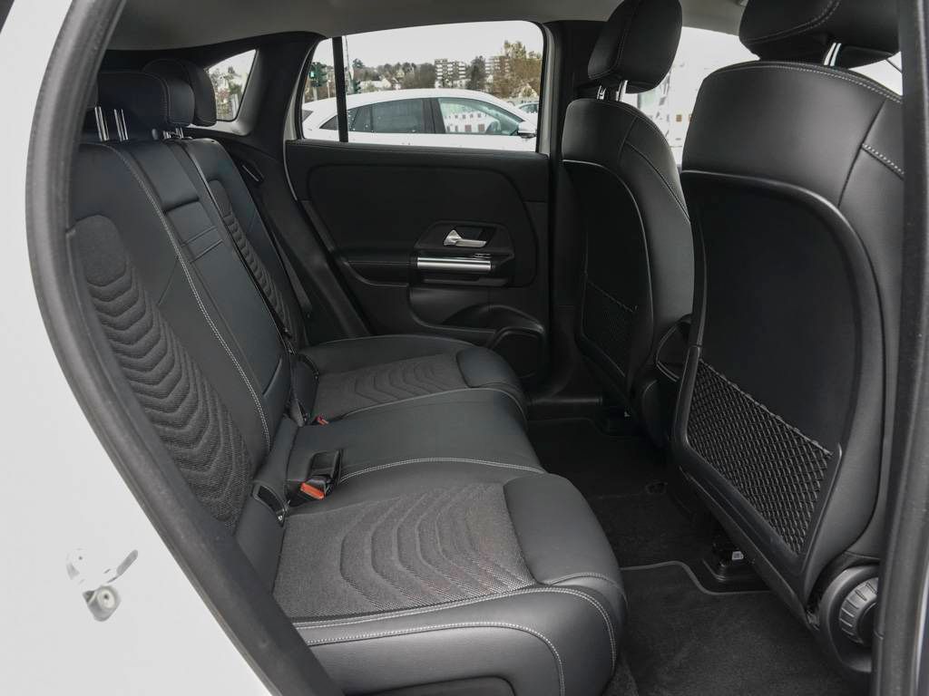 Mercedes-Benz EQA 2023