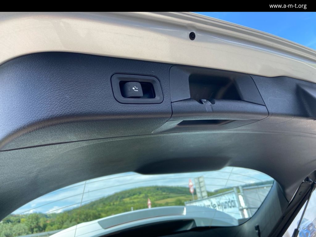 Mercedes-Benz B 250 2023