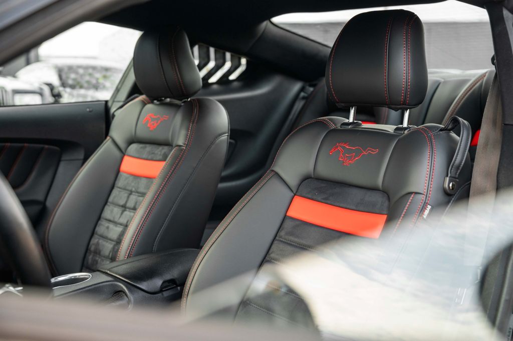 Ford Mustang 2021