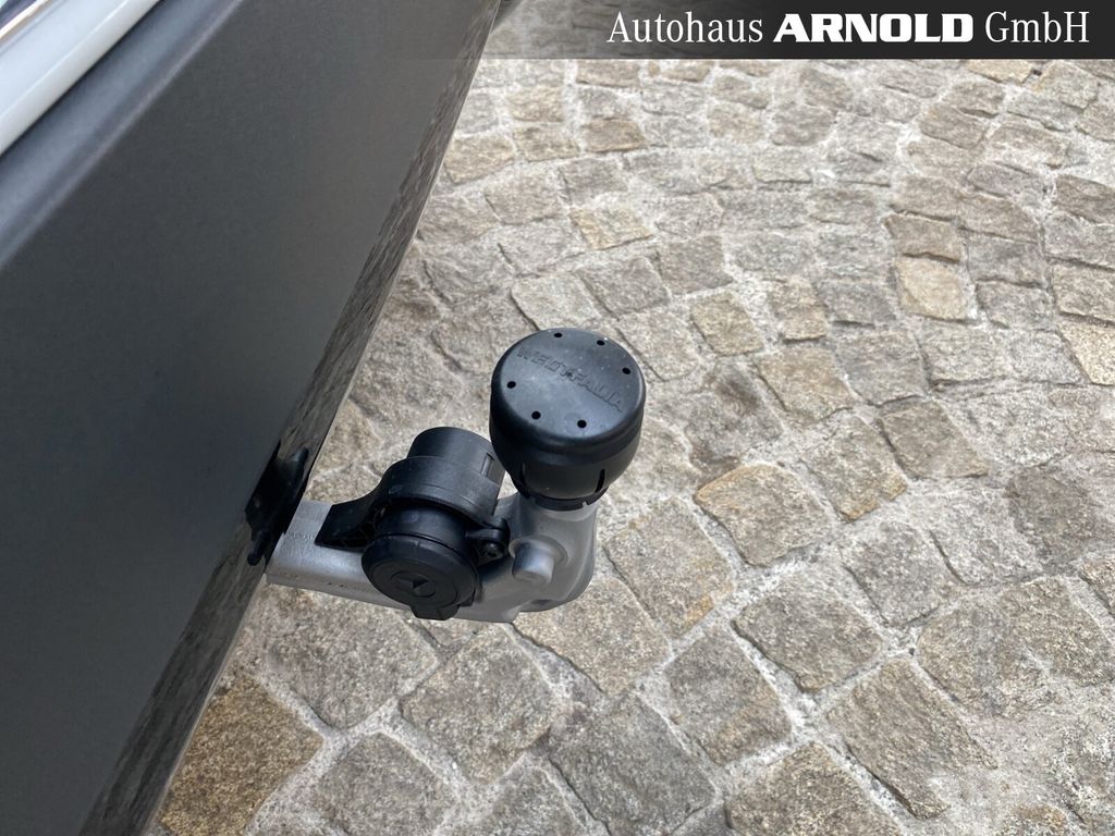 Mercedes-Benz GLA 180 2025