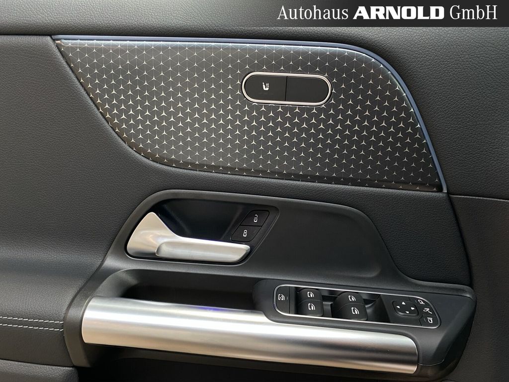 Mercedes-Benz GLA 180 2025