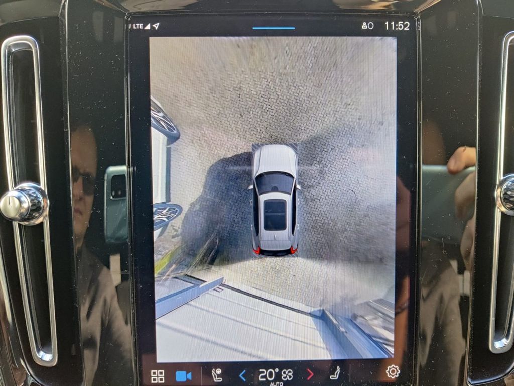 Volvo XC40 2025