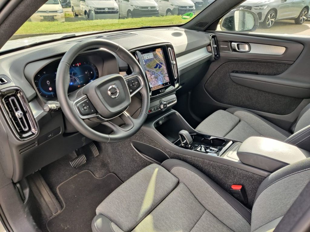 Volvo XC40 2025