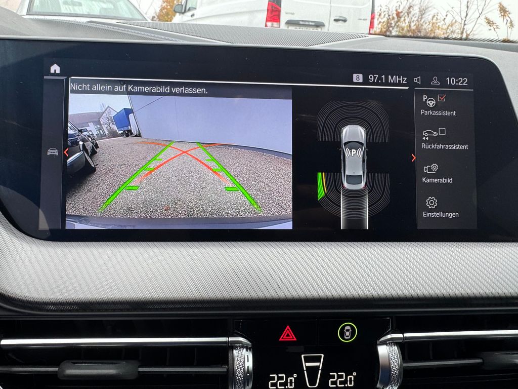 BMW 220 2023