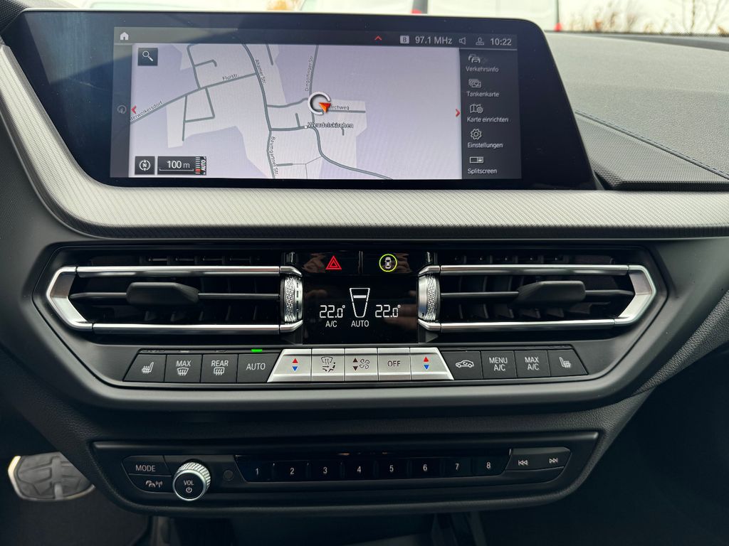 BMW 220 2023