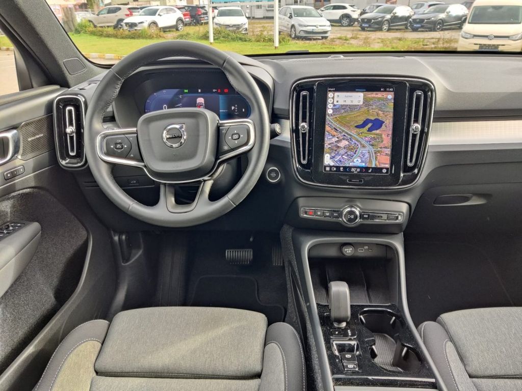 Volvo XC40 2025
