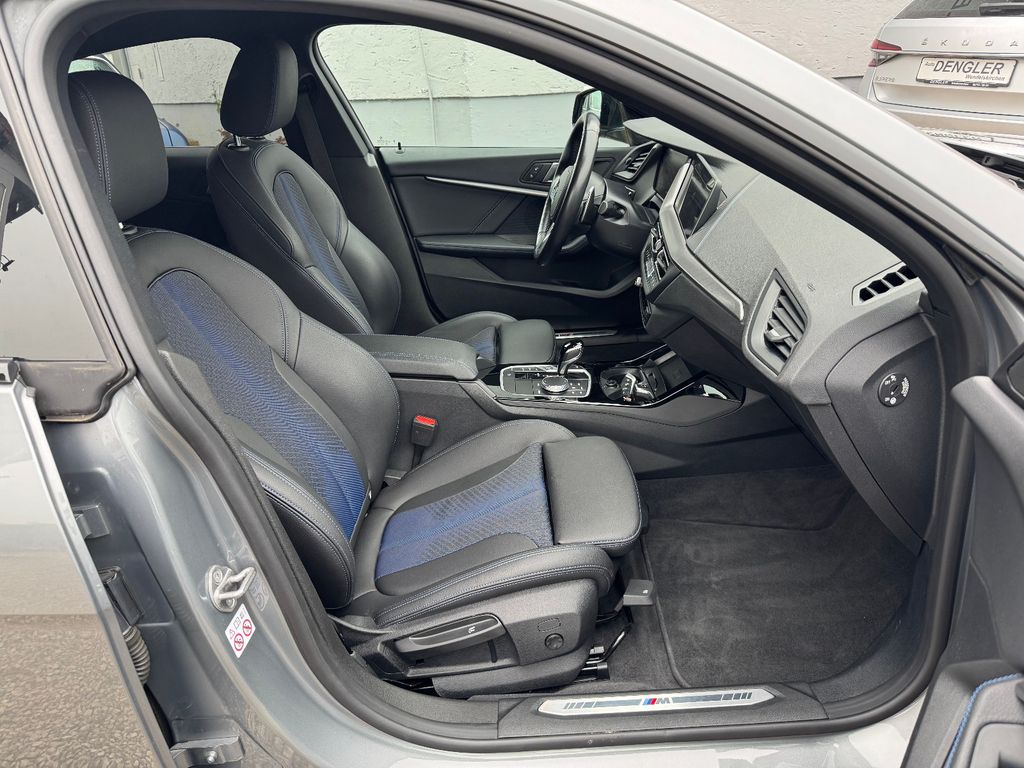 BMW 220 2023