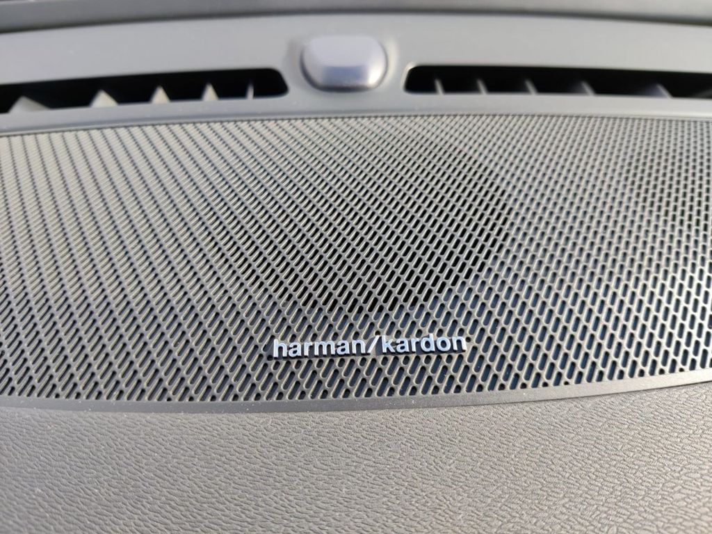 Volvo XC40 2025