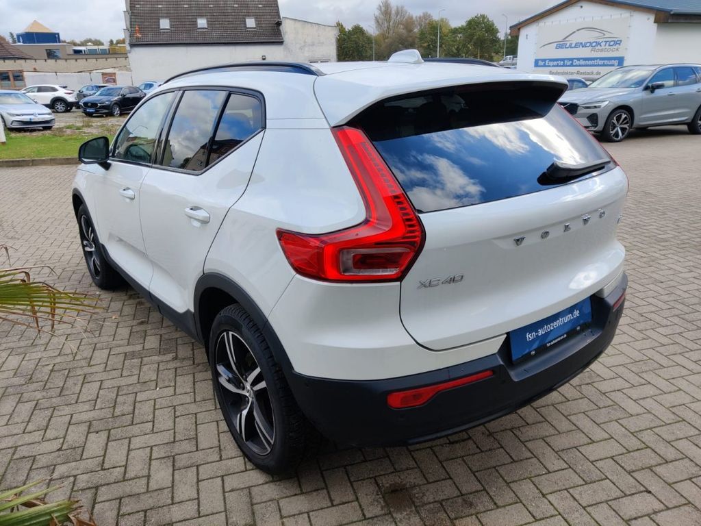 Volvo XC40 2025