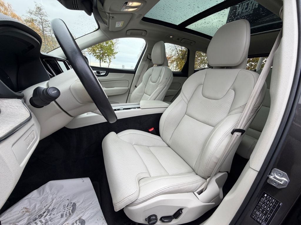 Volvo XC60 2022