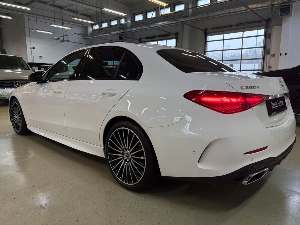 Mercedes-Benz C 200 2025